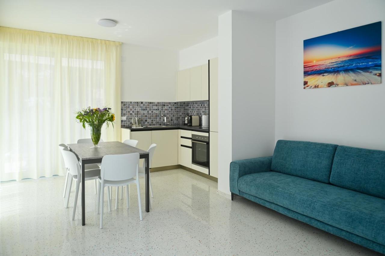 Perle Marine Suite Apartments Castro  Extérieur photo